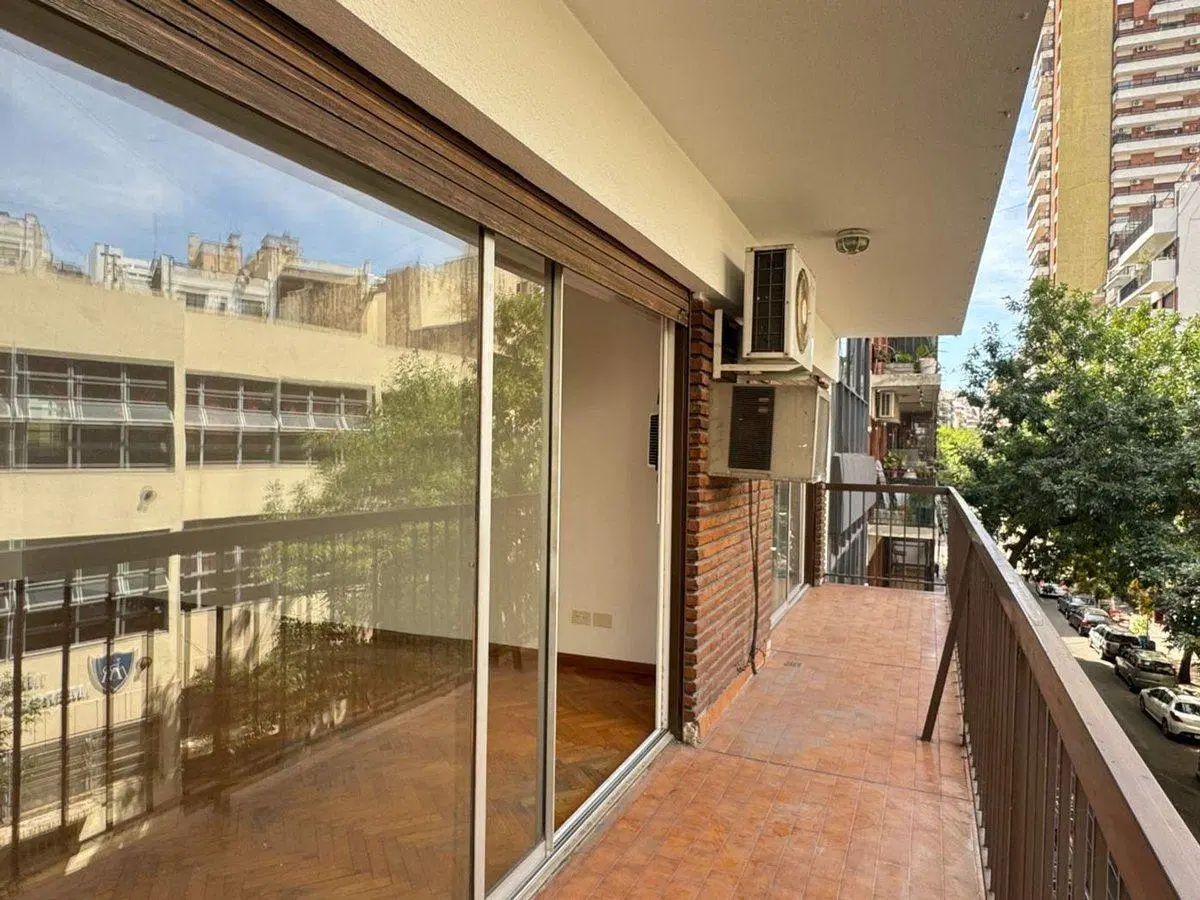 VENTA DPTO 4 AMB DEPENDENCIA COCHERA RECOLETA 3