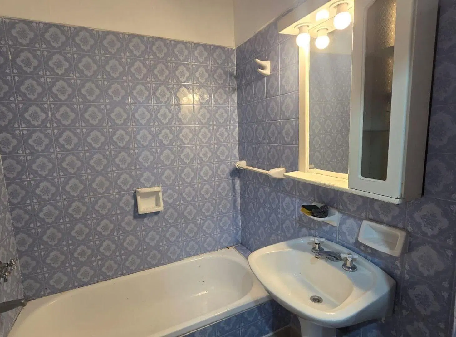 VENTA DEPARTAMENTO TRES AMBIENTES Y PATIO BELGRANO 8