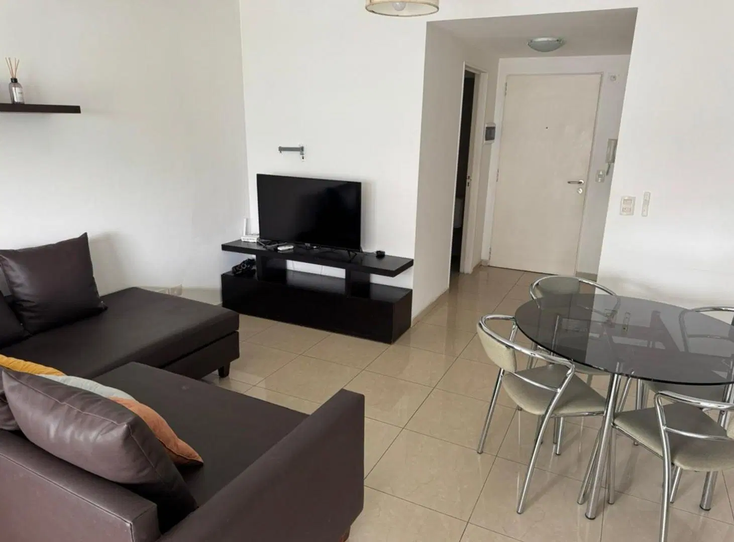 VENTA MONOAMBIENTE LUMINOSO BALCON FRENTE PILETA 5