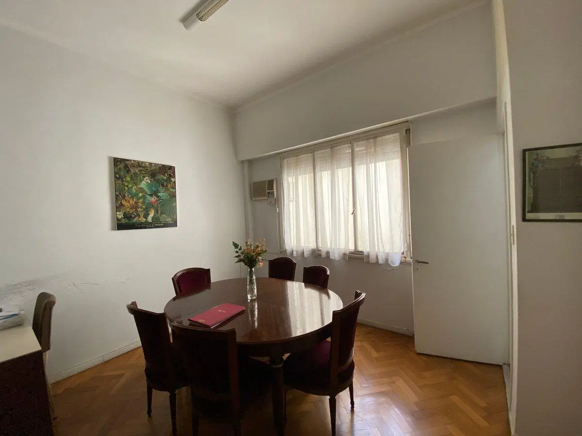 VENTA OFICINA EN EDIFICIO APTO PROFESIONAL RETIRO 4