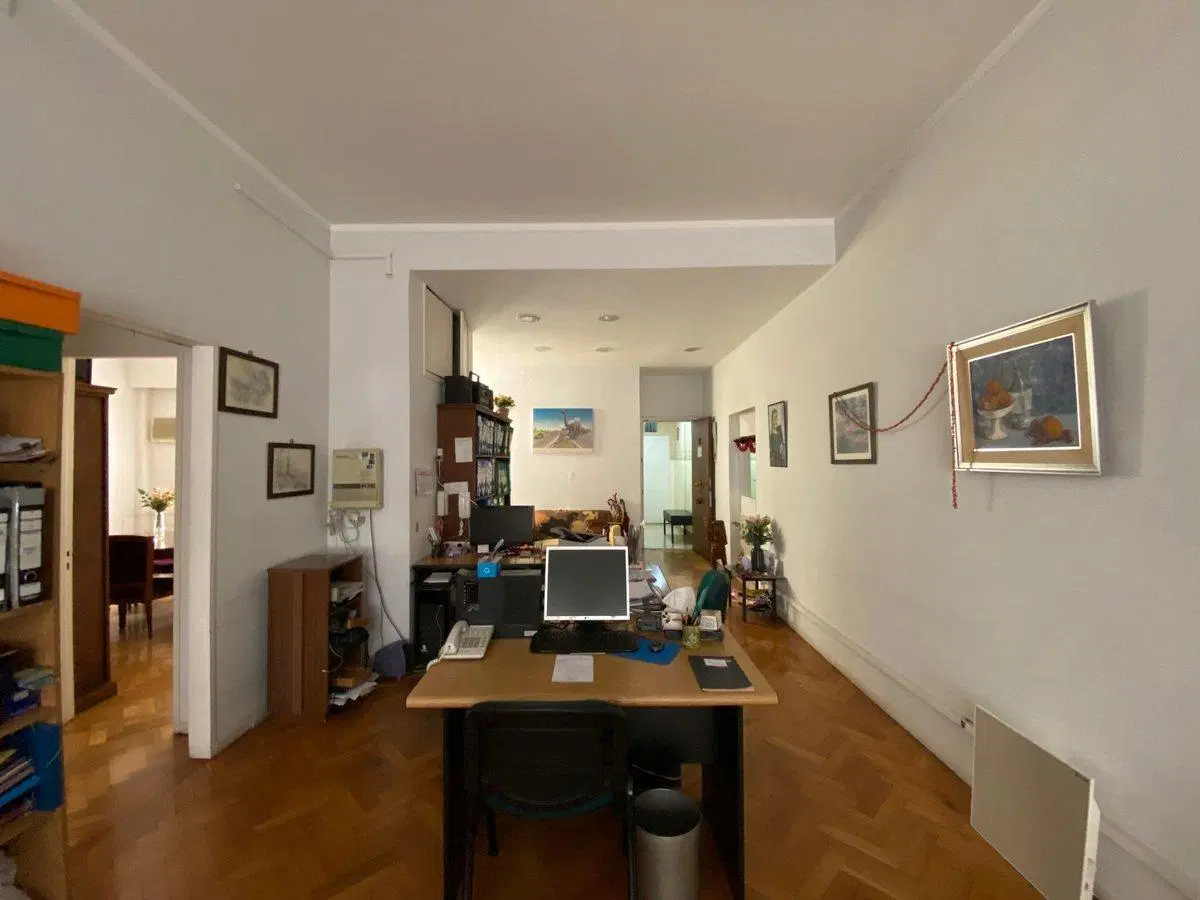 VENTA OFICINA EN EDIFICIO APTO PROFESIONAL RETIRO 3