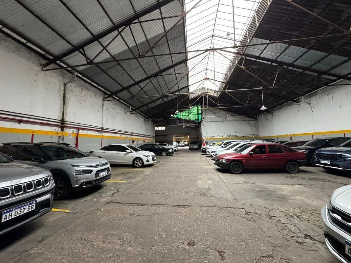 BOEDO | LOCAL / DEPÓSITO 1.090 m² ENTRADA CAMIÓN 3