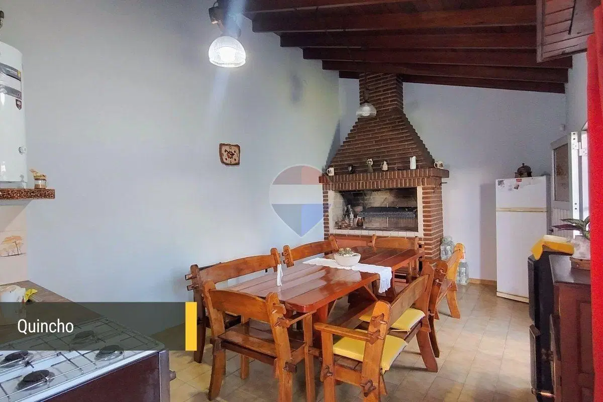 Venta casa en Quilmes quincho, playroom 2 cocheras 2