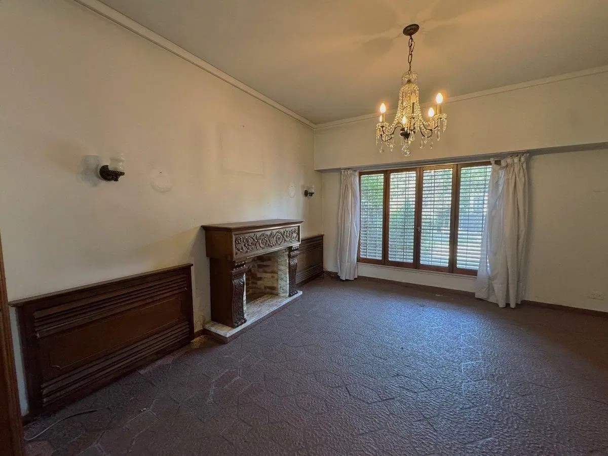 CASA 7 AMBIENTES VENTA ADROGUE JARDIN Y PILETA 5