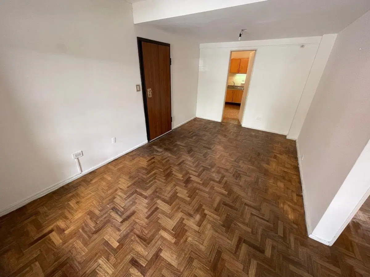 VENTA  DEPTO.  3 AMB  C/ PATIO- BARRIO: BOEDO- 3