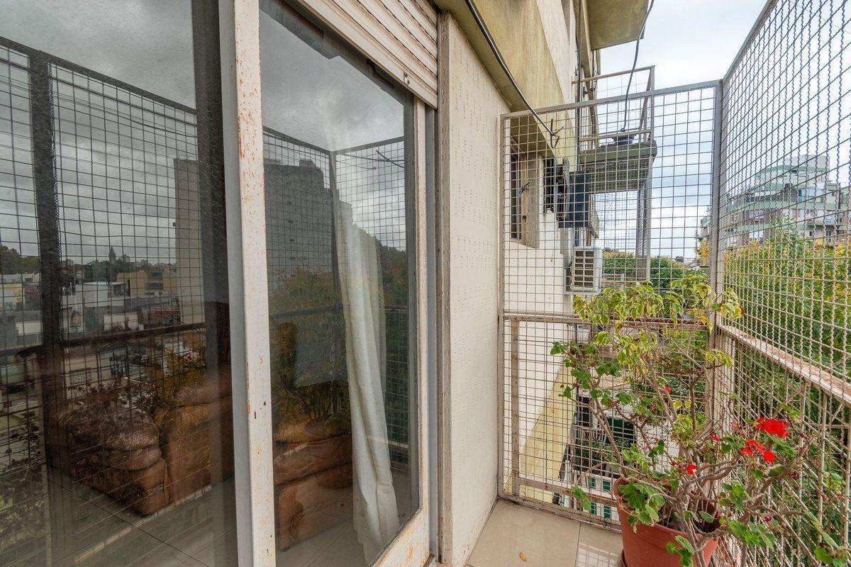 VENTA 3 AMBIENTES CON BALCON AL FRENTE VERSALLES