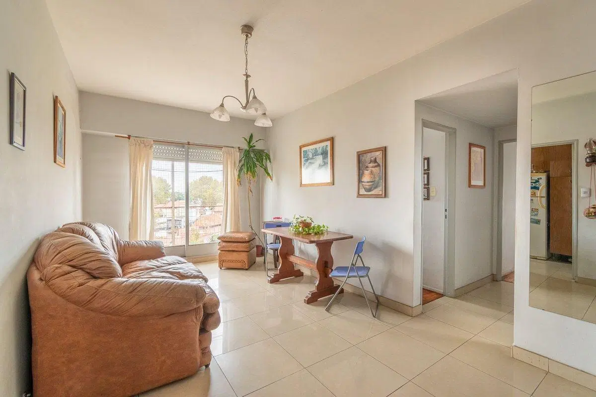 VENTA 3 AMBIENTES CON BALCON AL FRENTE VERSALLES 5