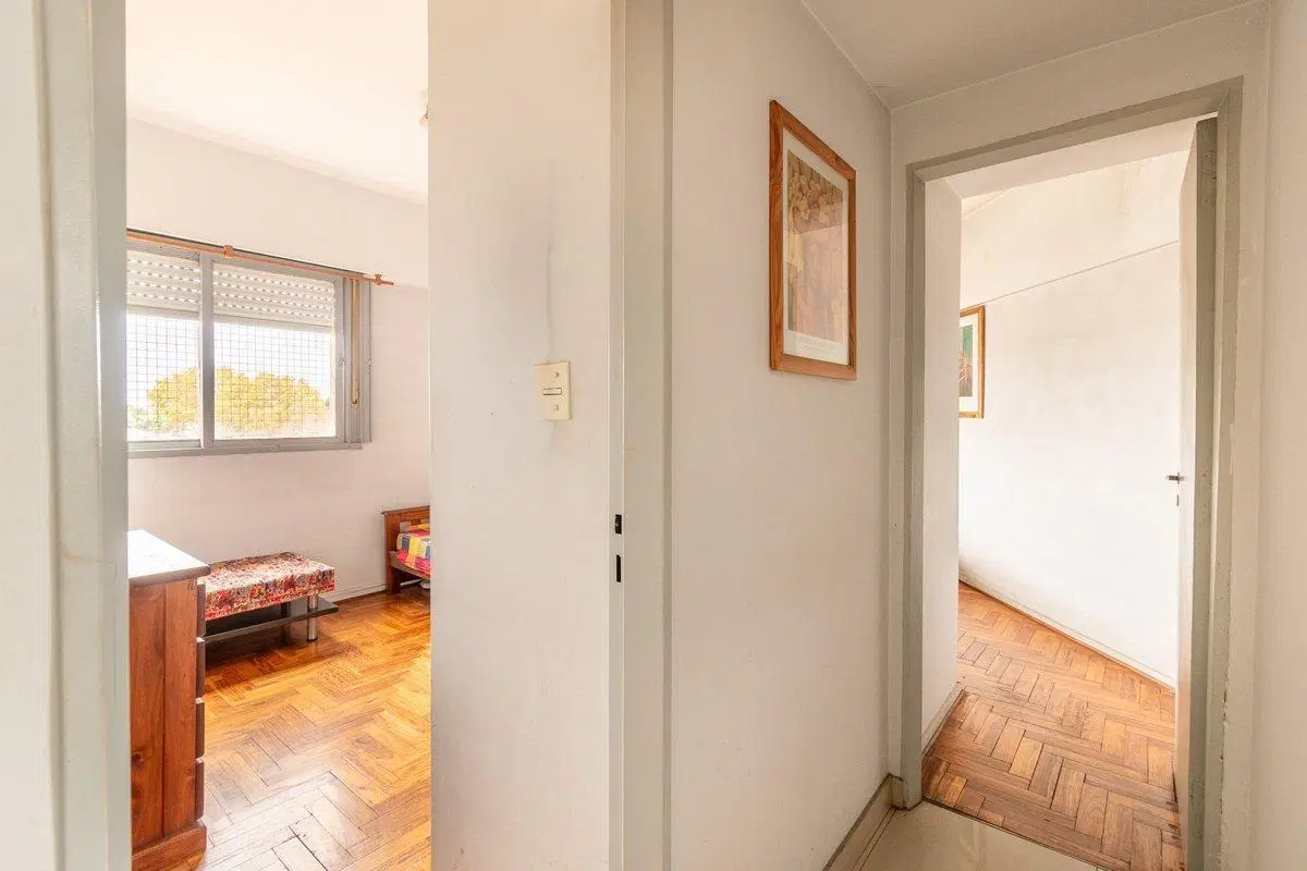VENTA 3 AMBIENTES CON BALCON Y COCHERA VERSALLES 5