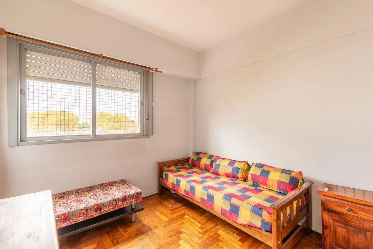 VENTA 3 AMBIENTES CON BALCON Y COCHERA VERSALLES 4