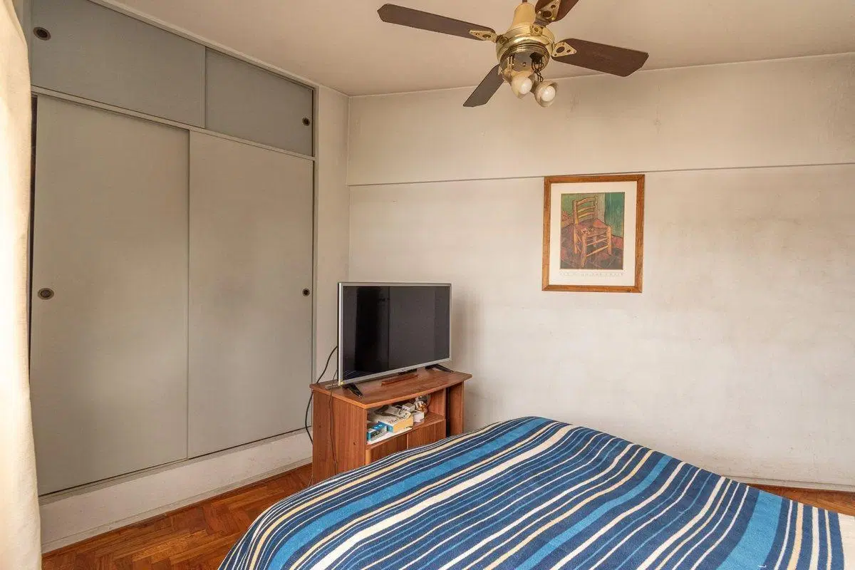 VENTA 3 AMBIENTES CON BALCON Y COCHERA VERSALLES 3