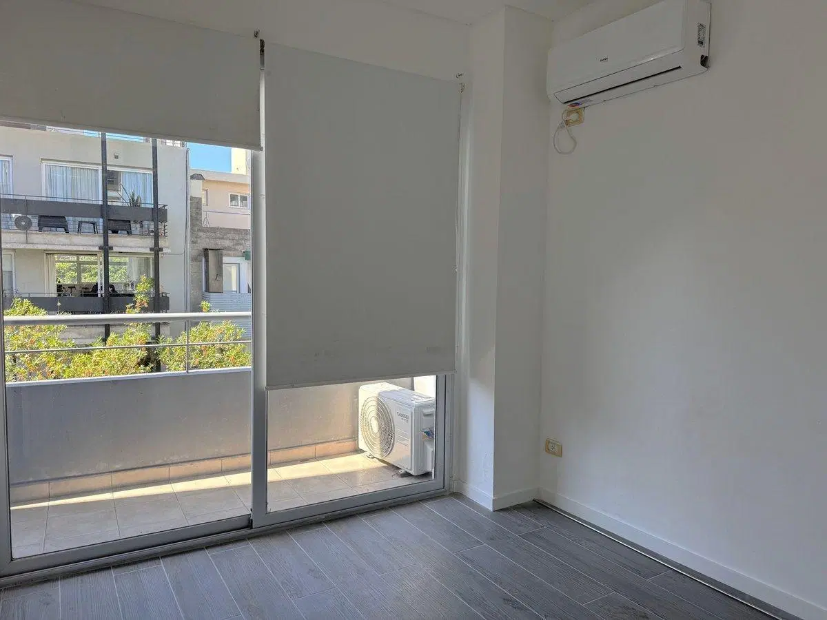 ALQUILER Departamento de 2 Ambientes con Balcón 5