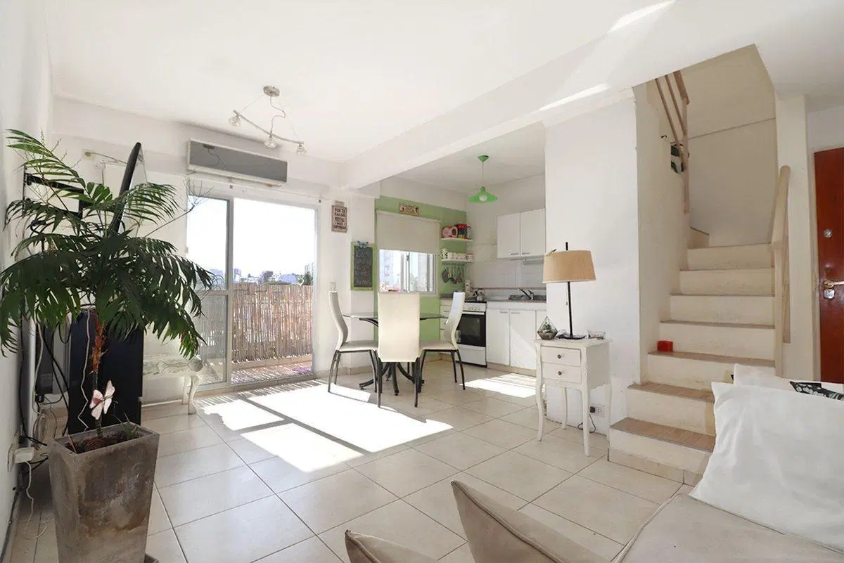 VENTA 3 AMB C/BALCÓN Y TERRAZA PROPIA V URQUIZA 3