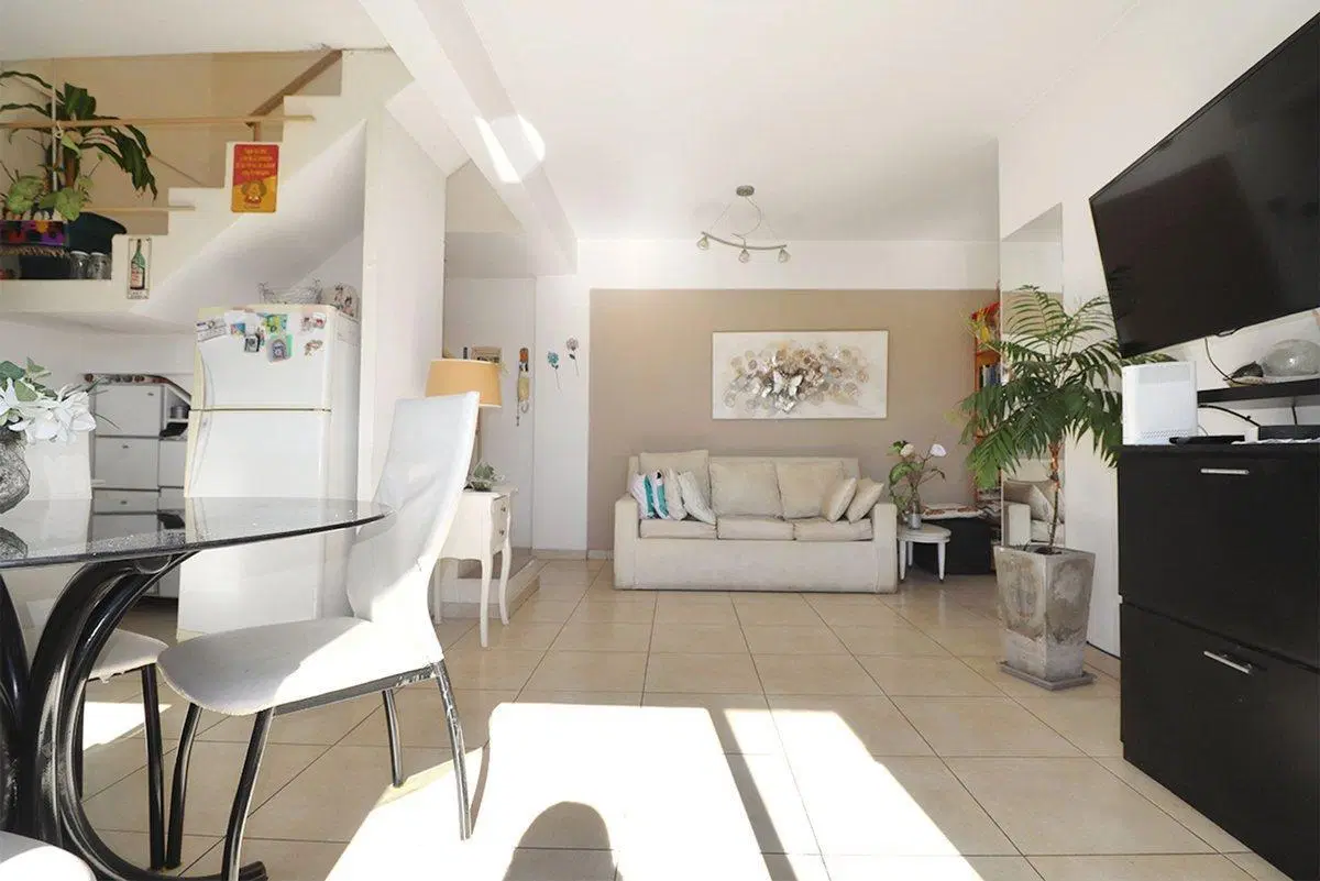 VENTA 3 AMB C/BALCÓN Y TERRAZA PROPIA V URQUIZA 4