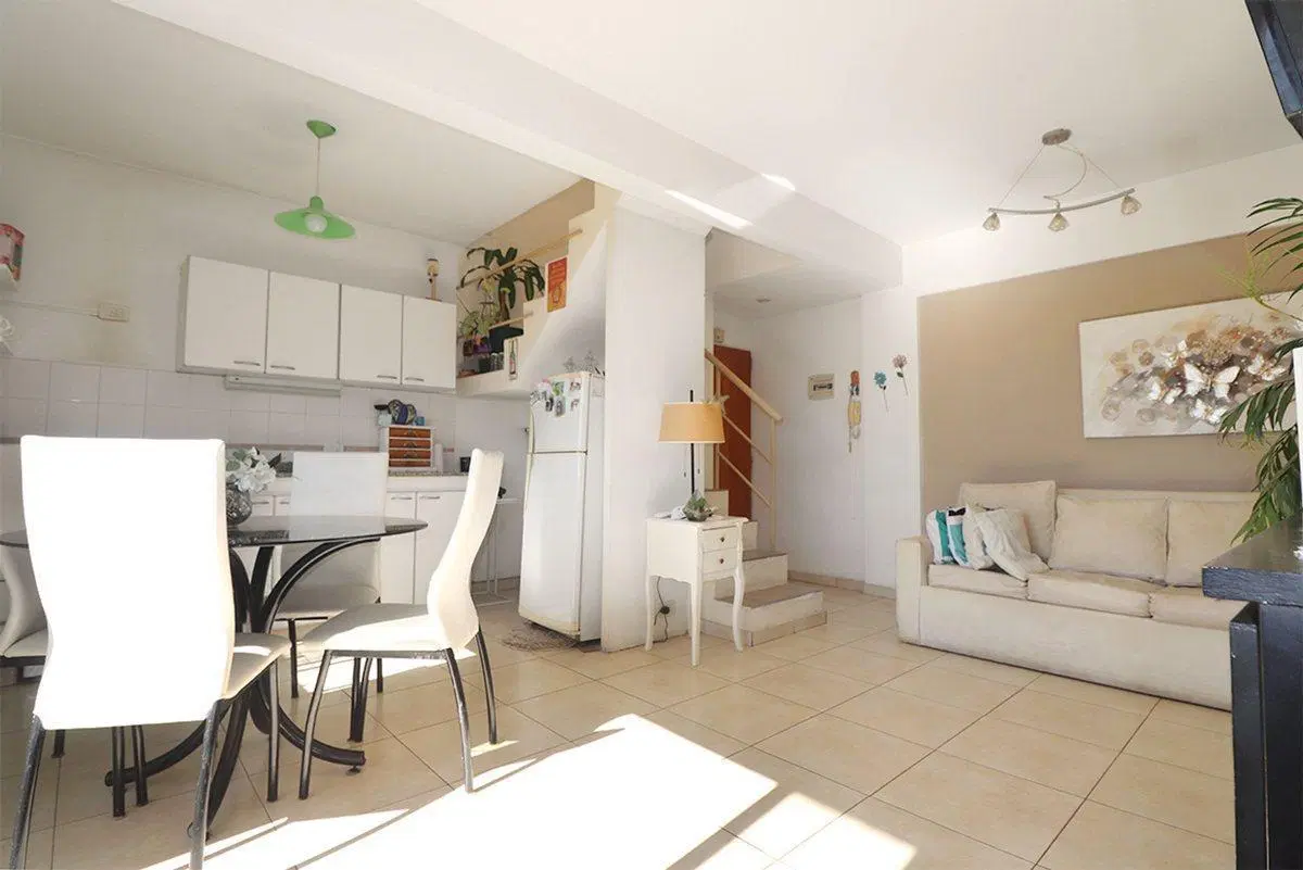 VENTA 3 AMB C/BALCÓN Y TERRAZA PROPIA V URQUIZA 5