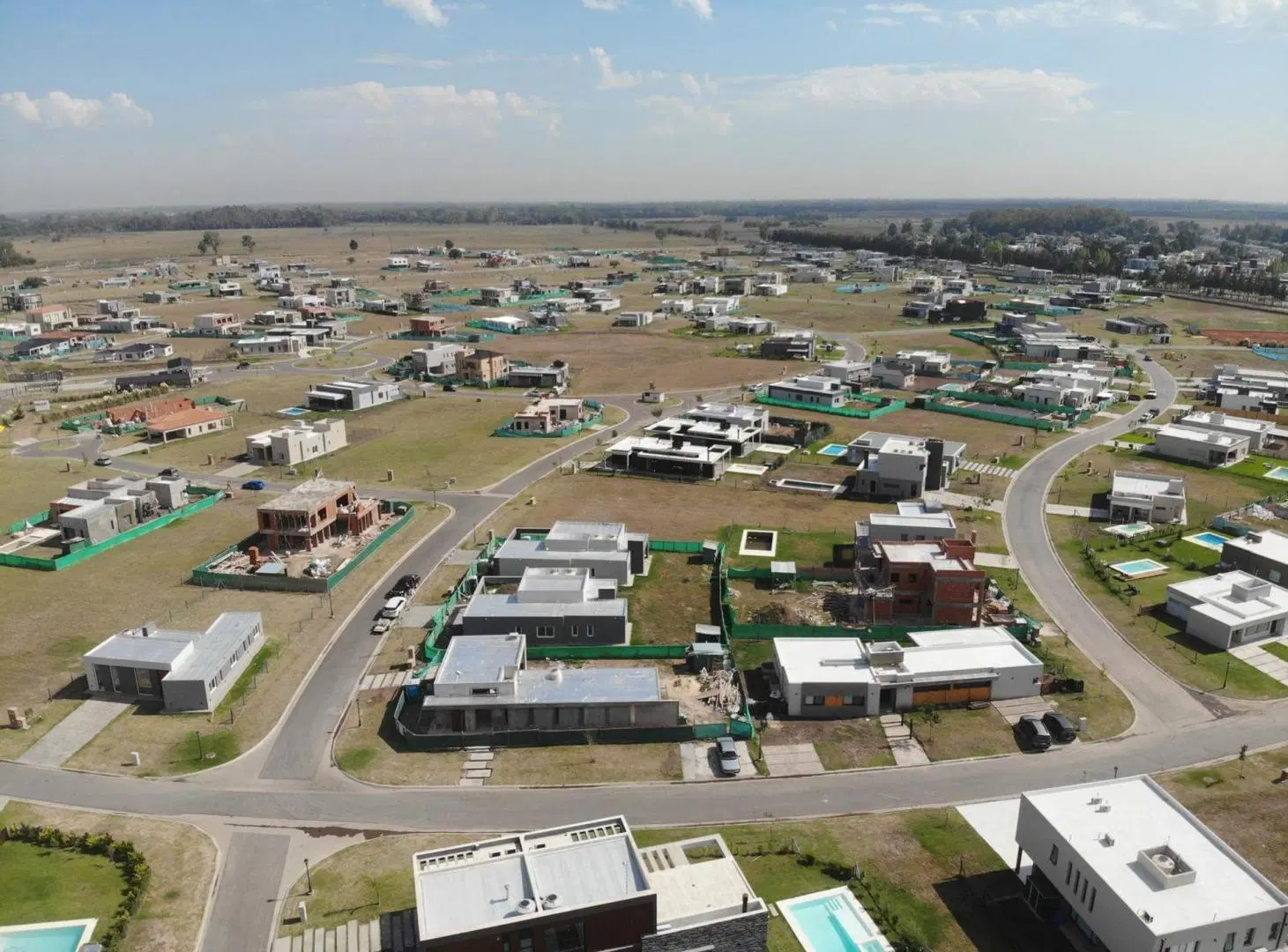 Lote interno en barrio San Felipe 2
