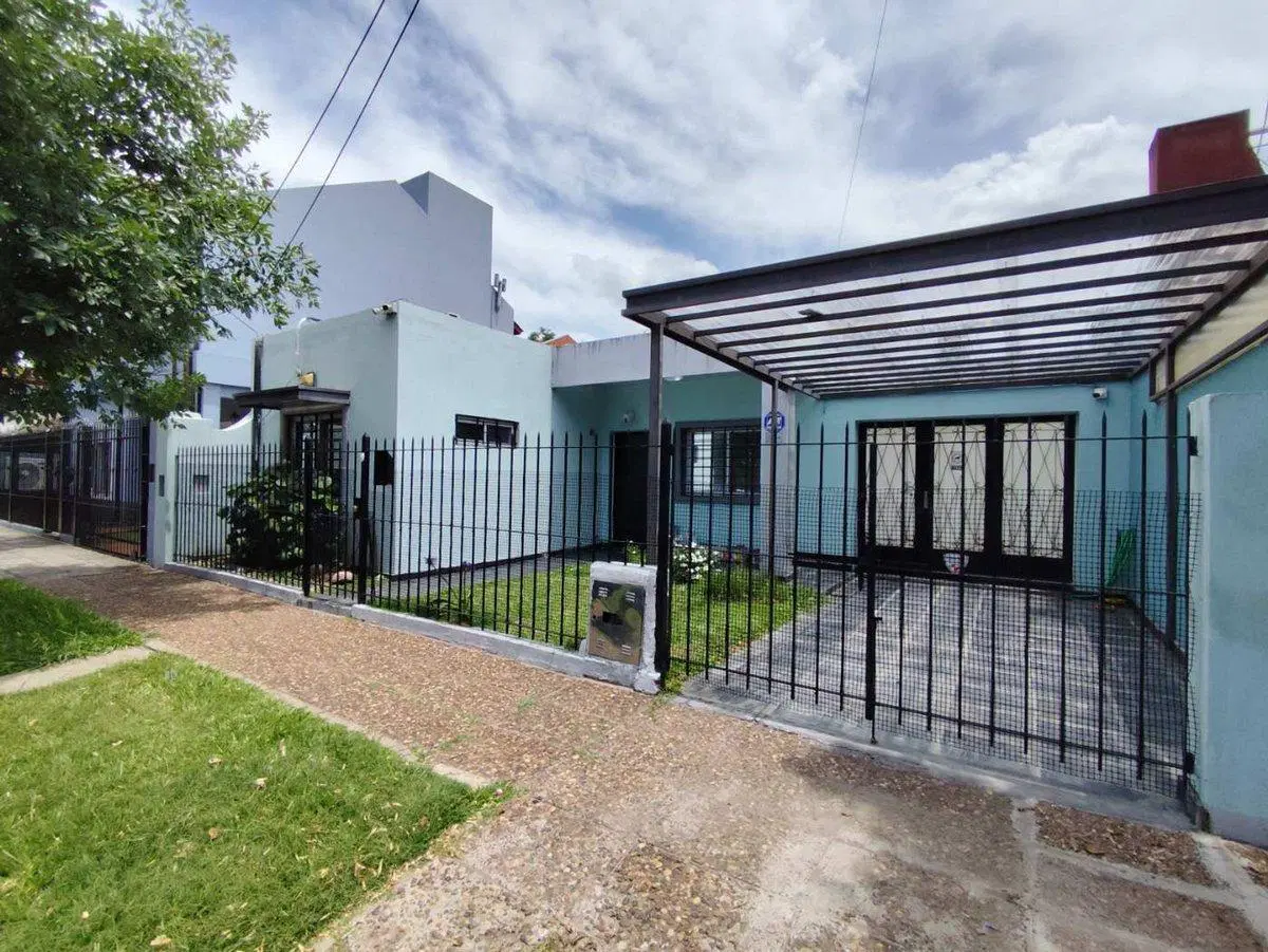 CASA VENTA CASTELAR 4 AMB PARQUE PISCINA COCHERA 4