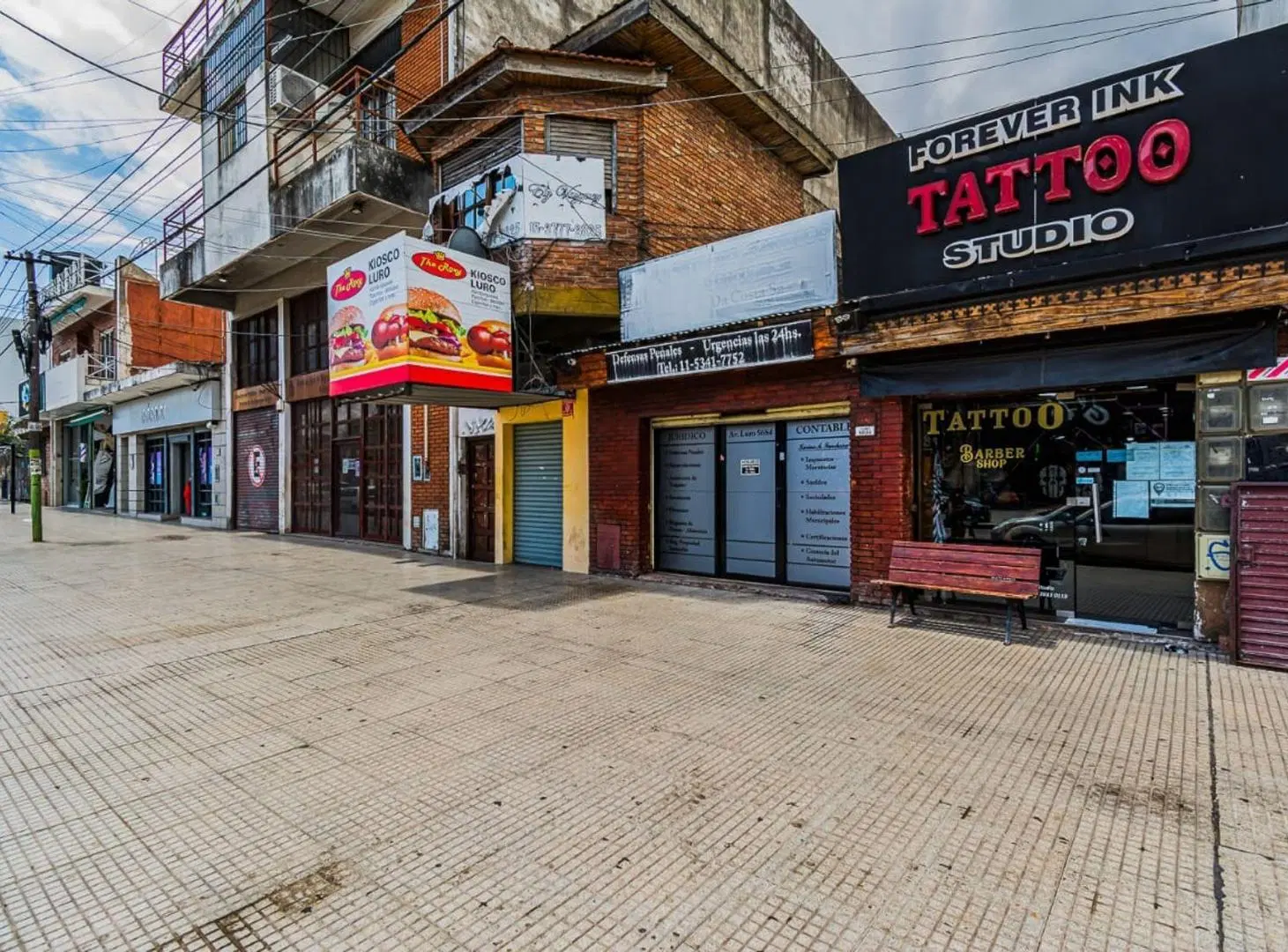 VTA.EN BLOCK 4 PH DE 1 Y 2AMB +3 LOCALES LAFERRERE 4
