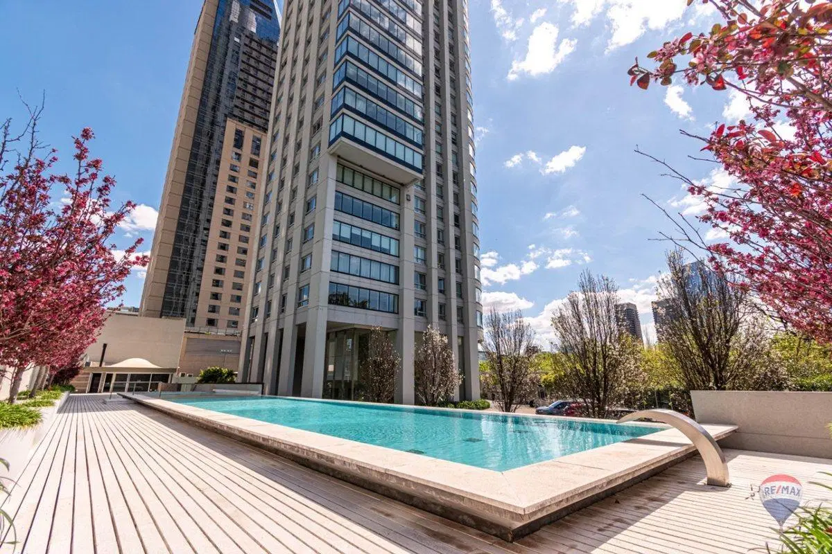 VENTA DEPTO.  DÚPLEX  4 AMB 2 COCHERAS PTO. MADERO 4
