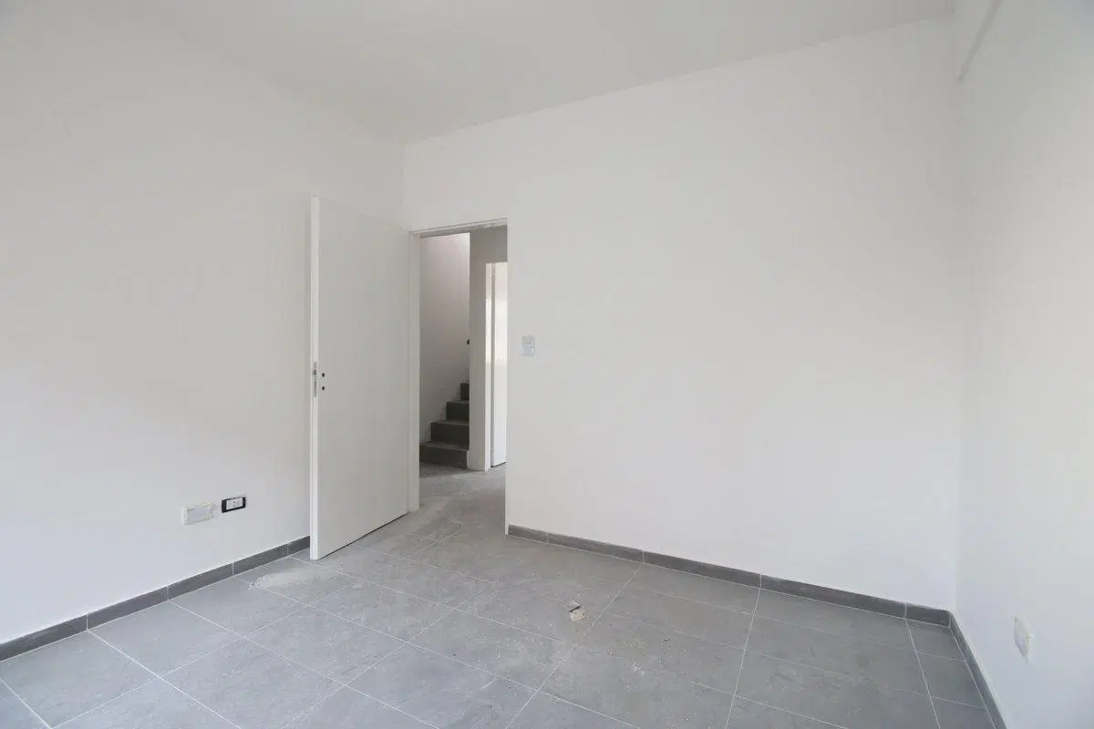 VENTA PH 4 AMB CON PATIO Y TERRAZA EN V. SARSFIELD 2