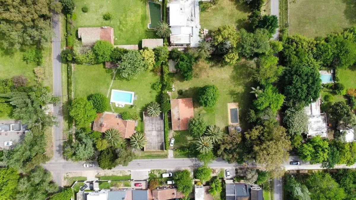 Lote y proyecto 2200 mts construibles Cno La Bota 2