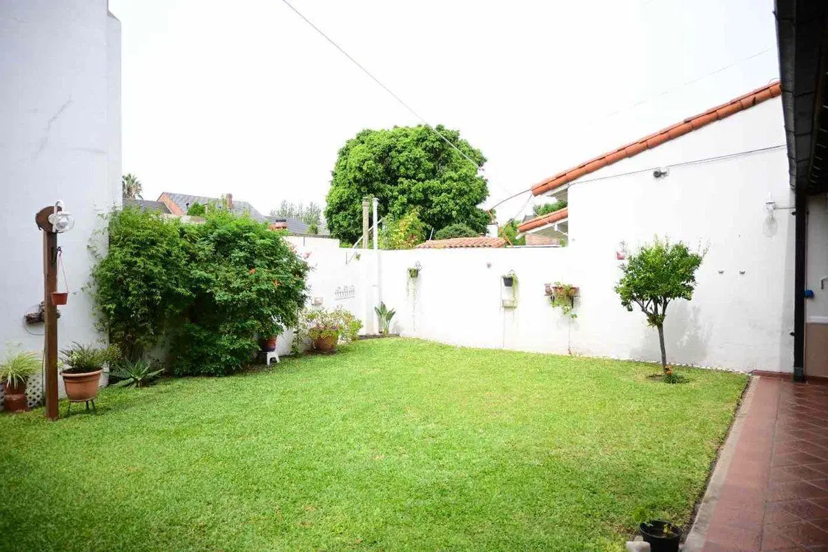 CASA 5 AMBIENTES ADROGUE JARDIN + GALERIA + GARAGE 3