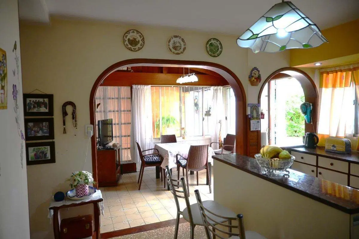 CASA 5 AMBIENTES ADROGUE JARDIN + GALERIA + GARAGE 8