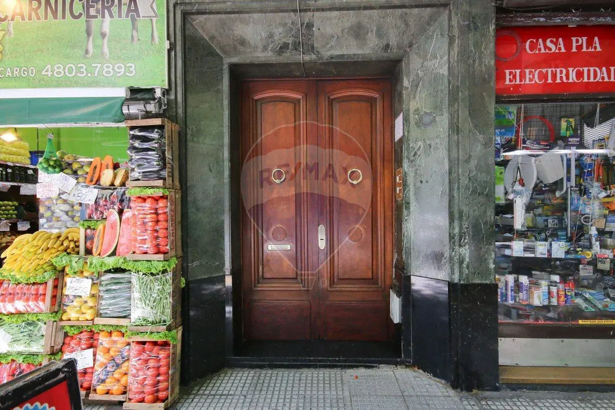 VENTA DEPTO DOS AMBIENTES CON PATIO APTO CREDITO 3