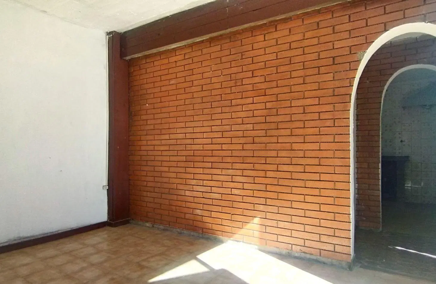 VENTA CASA 4 AMBIENTES CON DPTO EN FONDO QUILMES 3