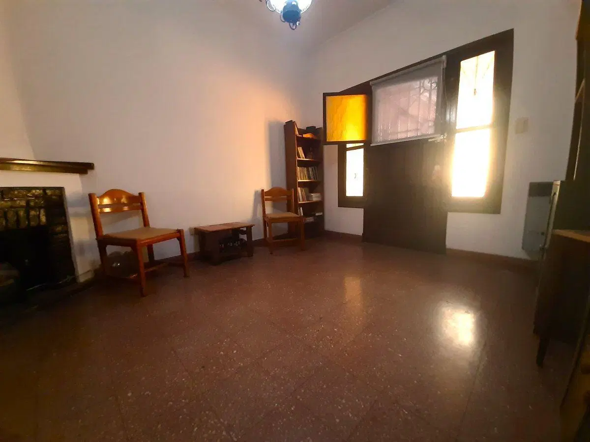 CASA EN VENTA EN LONGCHAMPS 2