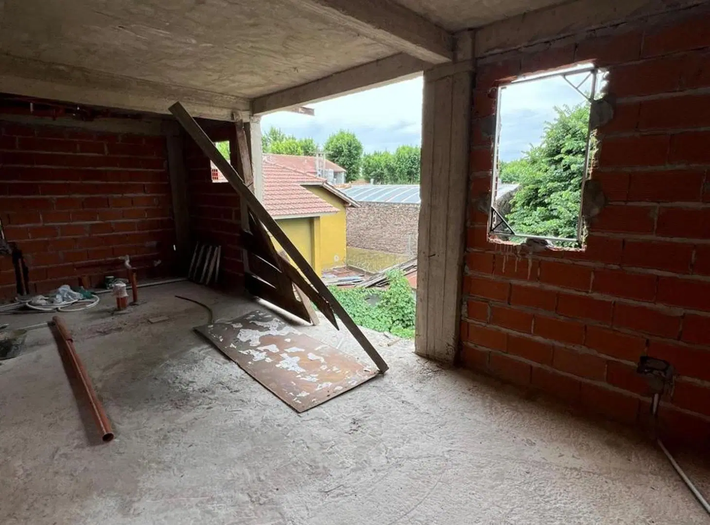 VENTA MONOAMBIENTE EN POZO EN MONTE GRANDE 5