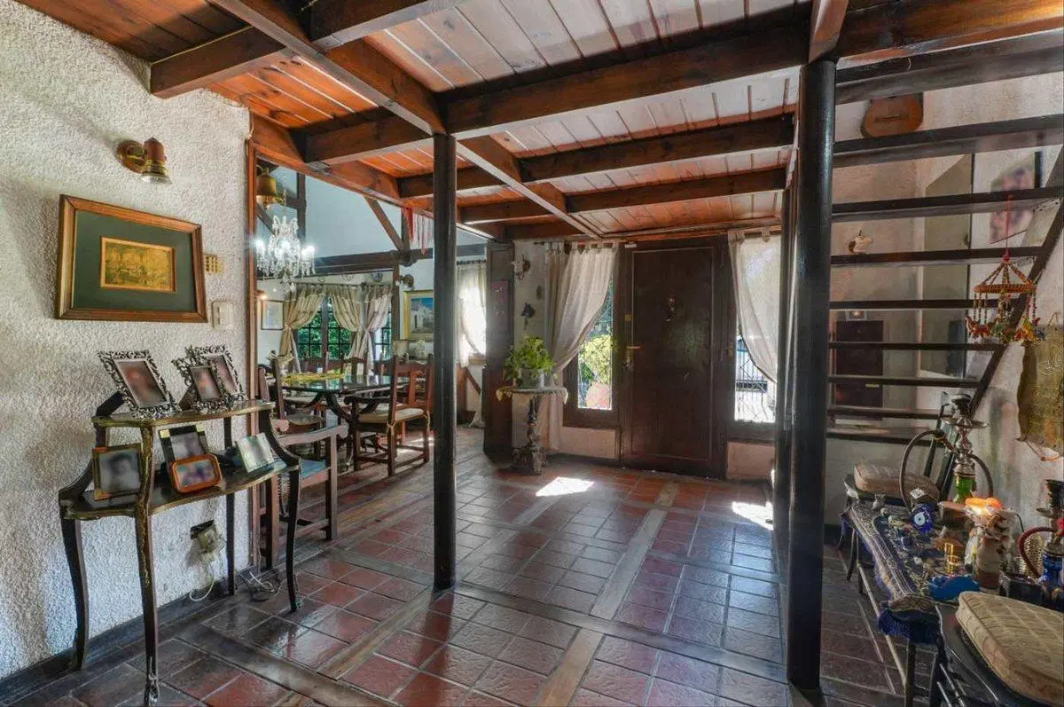 VENTA CASA CON PILETA CORIMAYO BURZACO 3