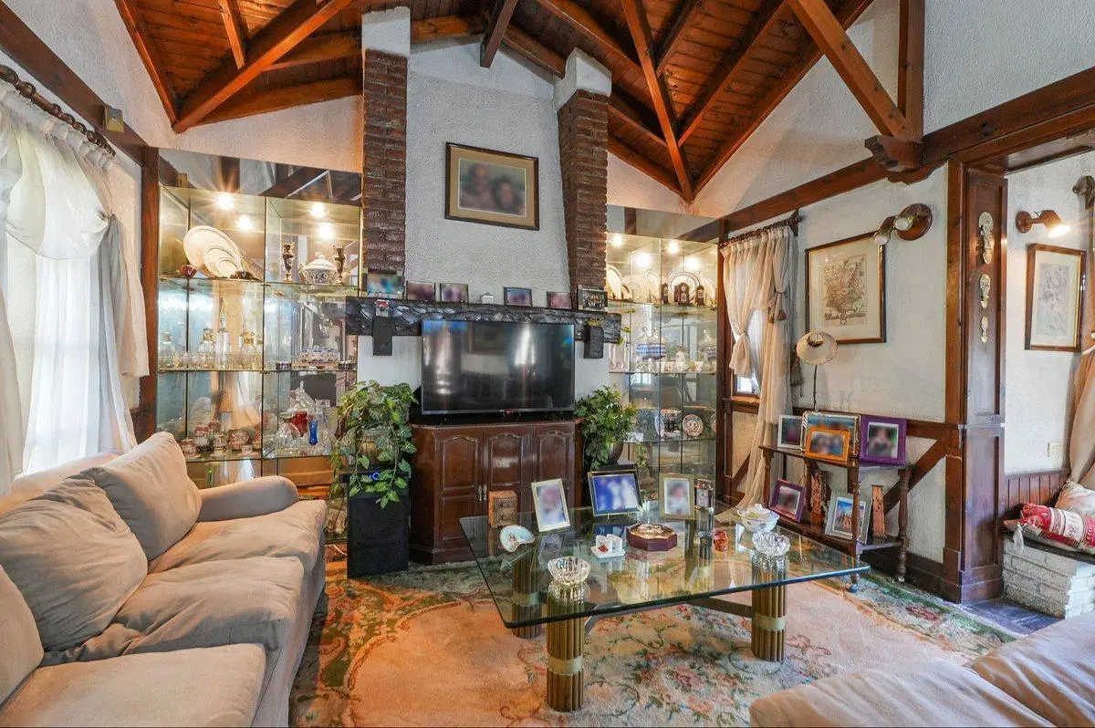 VENTA CASA CON PILETA CORIMAYO BURZACO 4