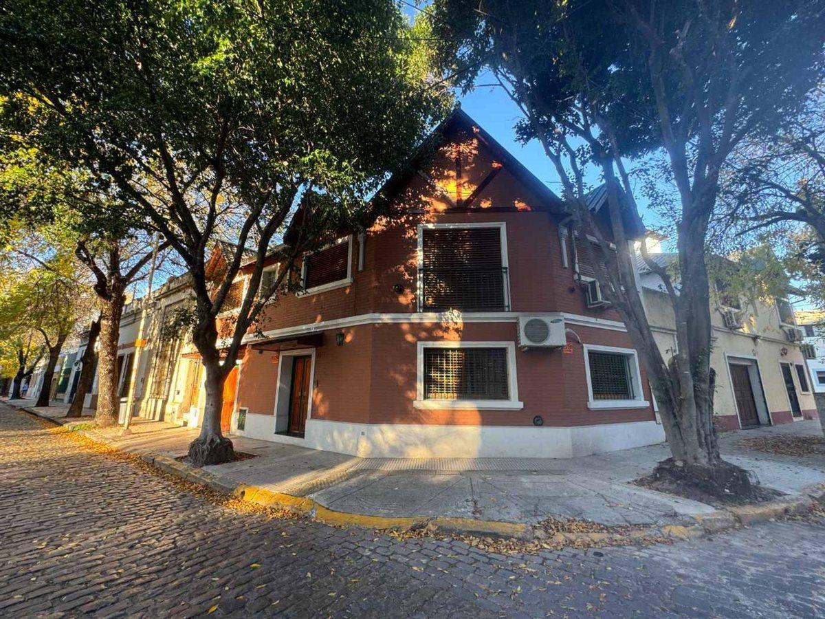 VENTA CASA 4 AMB DUPLEX PATIO PARRILLA FLORESTA