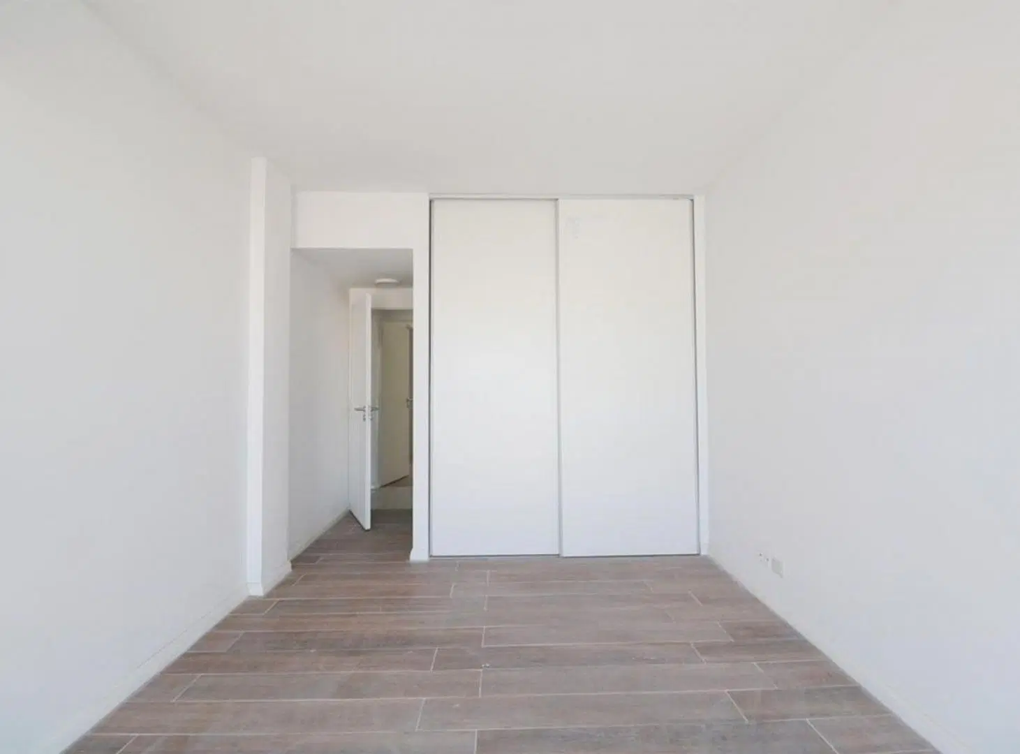 VENTA 5 AMBIENTES CON DEPENDENCIA ESTRENAR FLORES 5