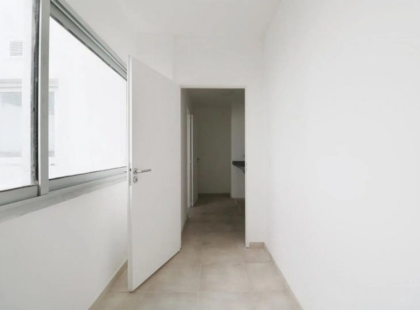 VENTA 5 AMBIENTES CON DEPENDENCIA ESTRENAR FLORES 3
