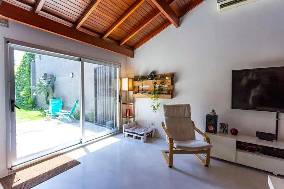 CASA 5 AMBIENTES JARDIN LOMAS DE ZAMORA 4