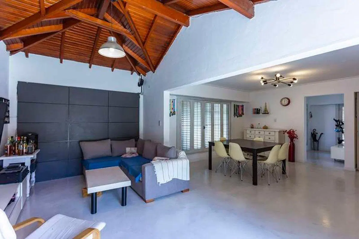 CASA 5 AMBIENTES JARDIN LOMAS DE ZAMORA 2