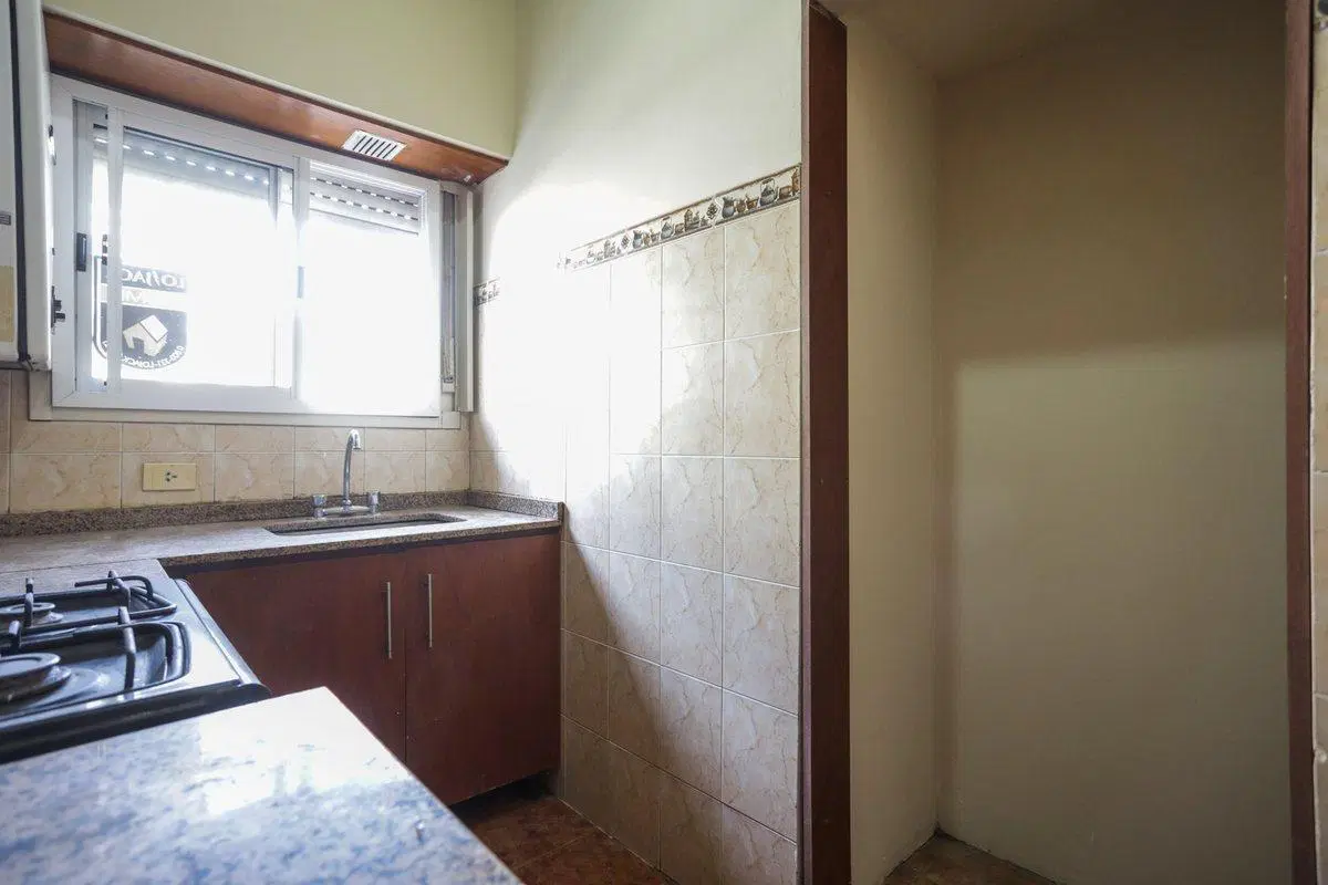 VENTA DEPARTAMENTO 3 amb al frente en 3 de febrero 5
