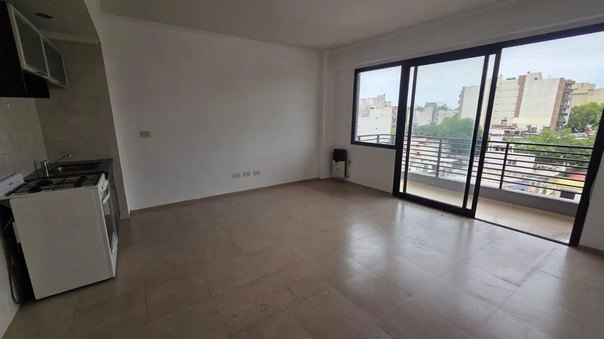VENTA MONOAMBIENTE BALCON CONTRAFRENTE  FLORESTA 5