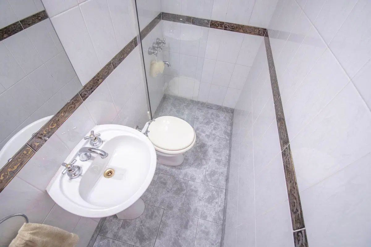 VENTA DEPTO 4 AMB 2 BAÑOS BALCÓN AL FRENTE COCHERA 4