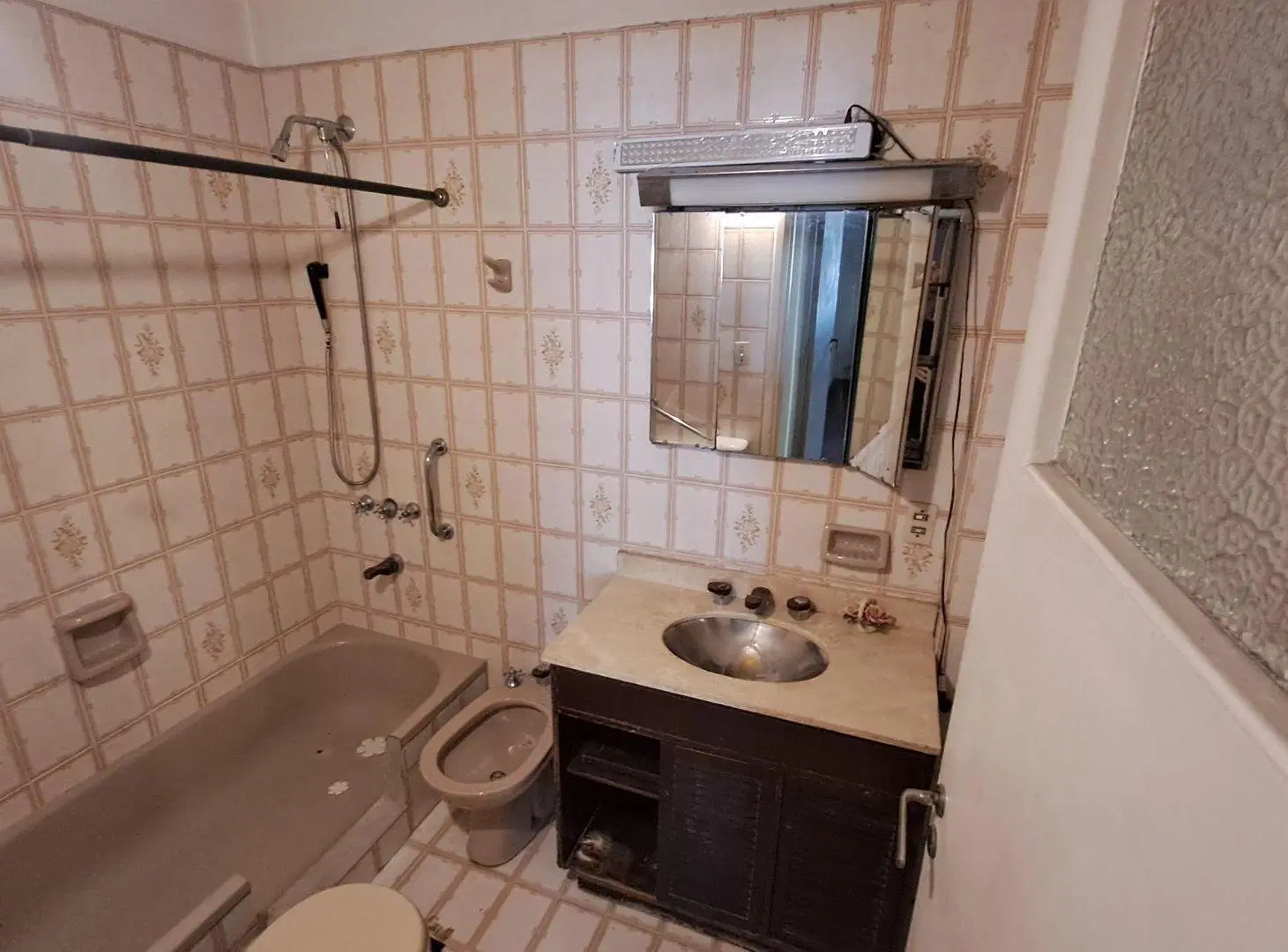 VENTA CASA CON TERRAZA Y COCHERA LANUS OESTE 3