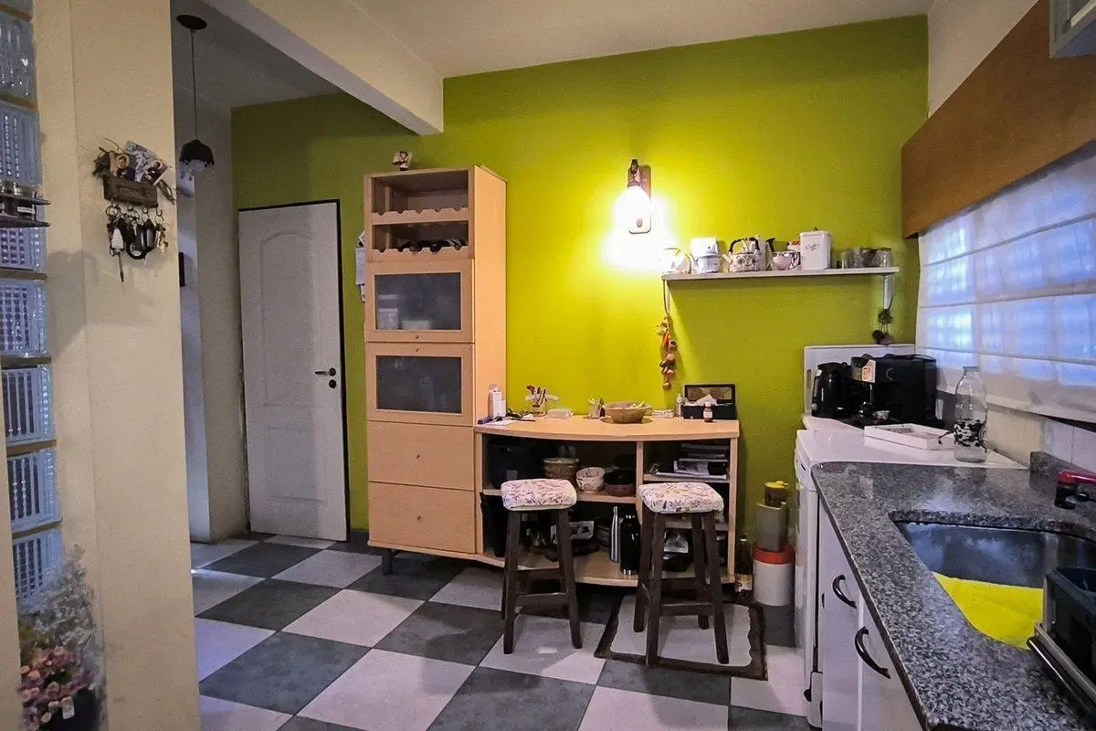 VENTA DE CASA 5 AMBIENTES ADROGUE CENTRO PILETA 8