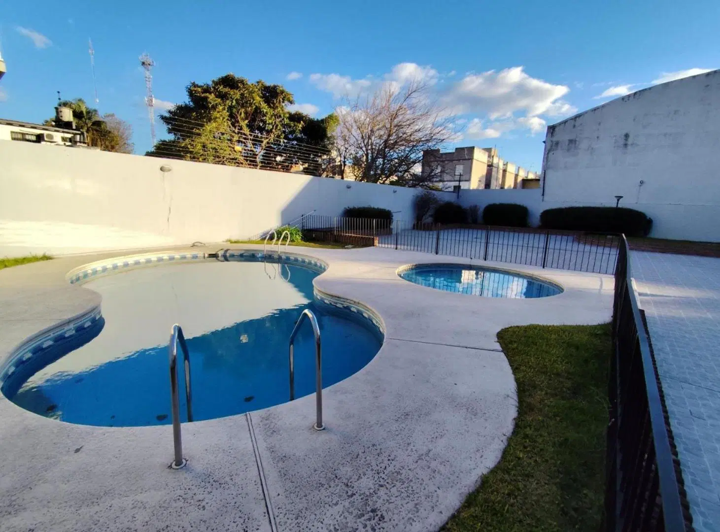 ALQUILER FLORESTA 4 AMB COCHERA SEGURIDAD PILETA 4