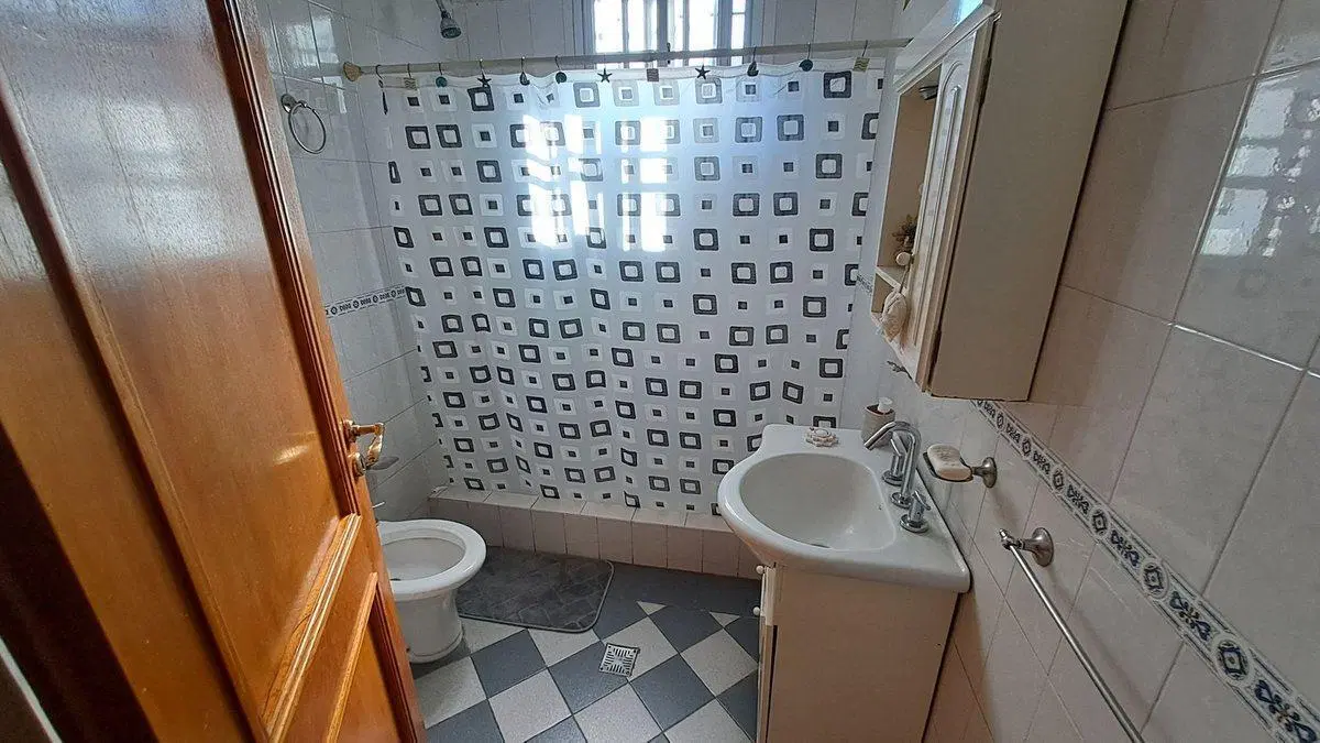 VENTA CASA 5 AMBIENTES COCHERA JARDIN MONTE GRANDE 8
