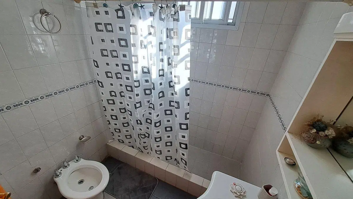 VENTA CASA 5 AMBIENTES COCHERA JARDIN MONTE GRANDE 5
