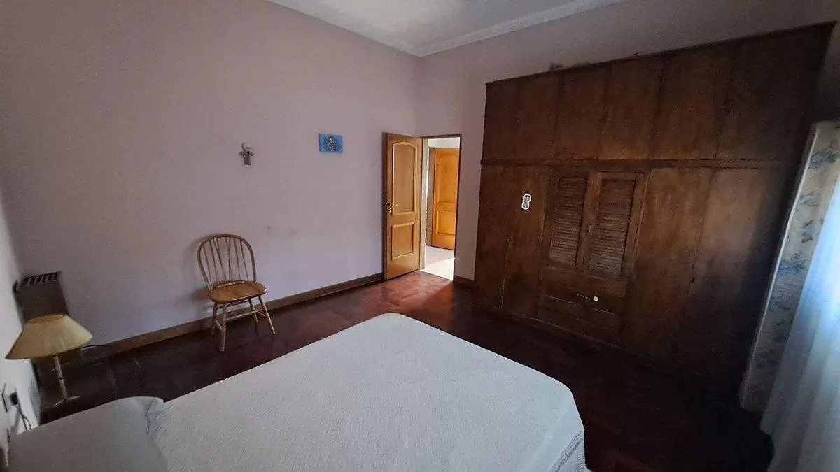 VENTA CASA 5 AMBIENTES COCHERA JARDIN MONTE GRANDE 4