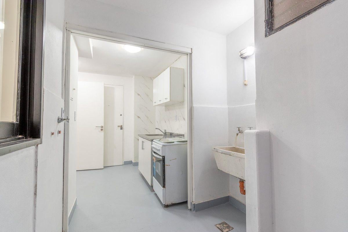 Foto de DEPARTAMENTO VENTA 4 AMB RECOLETA BALCON C/ DEPEN, imagen 3