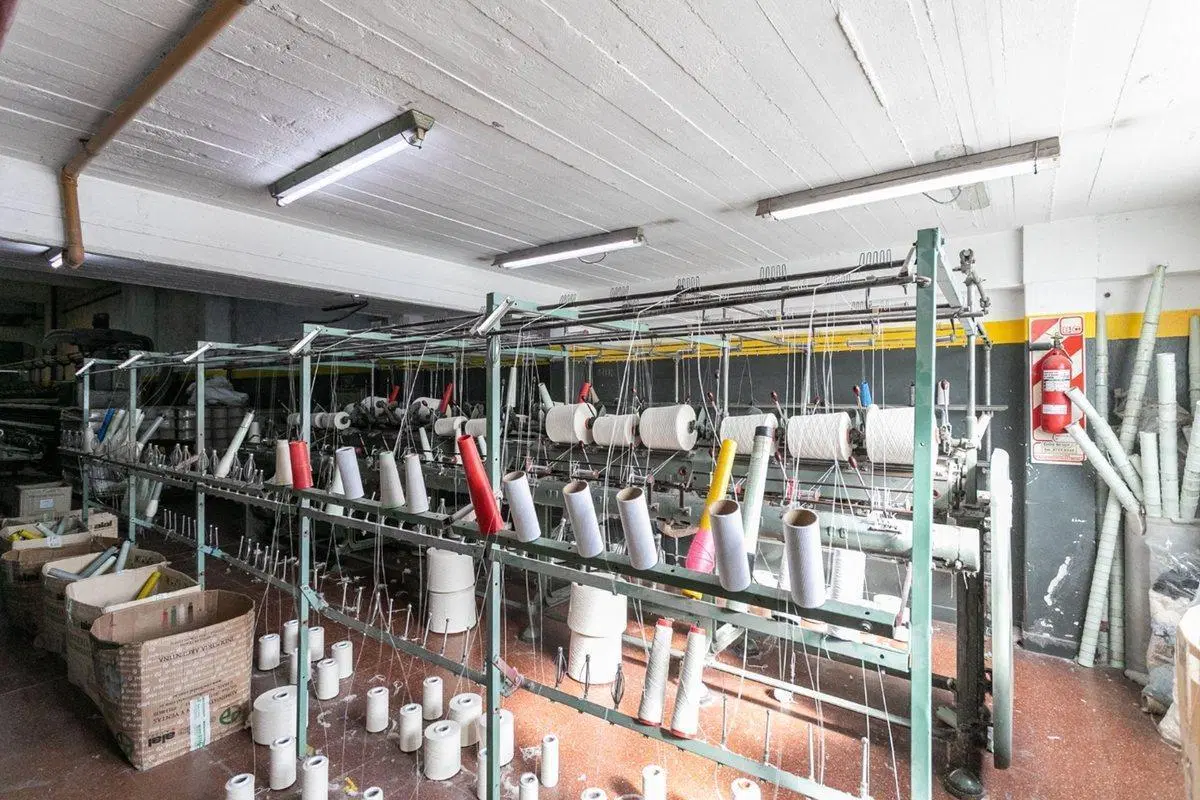 IMPORTANTE INMUEBLE COMERCIAL/INDUSTRIAL V. DEVOTO 8