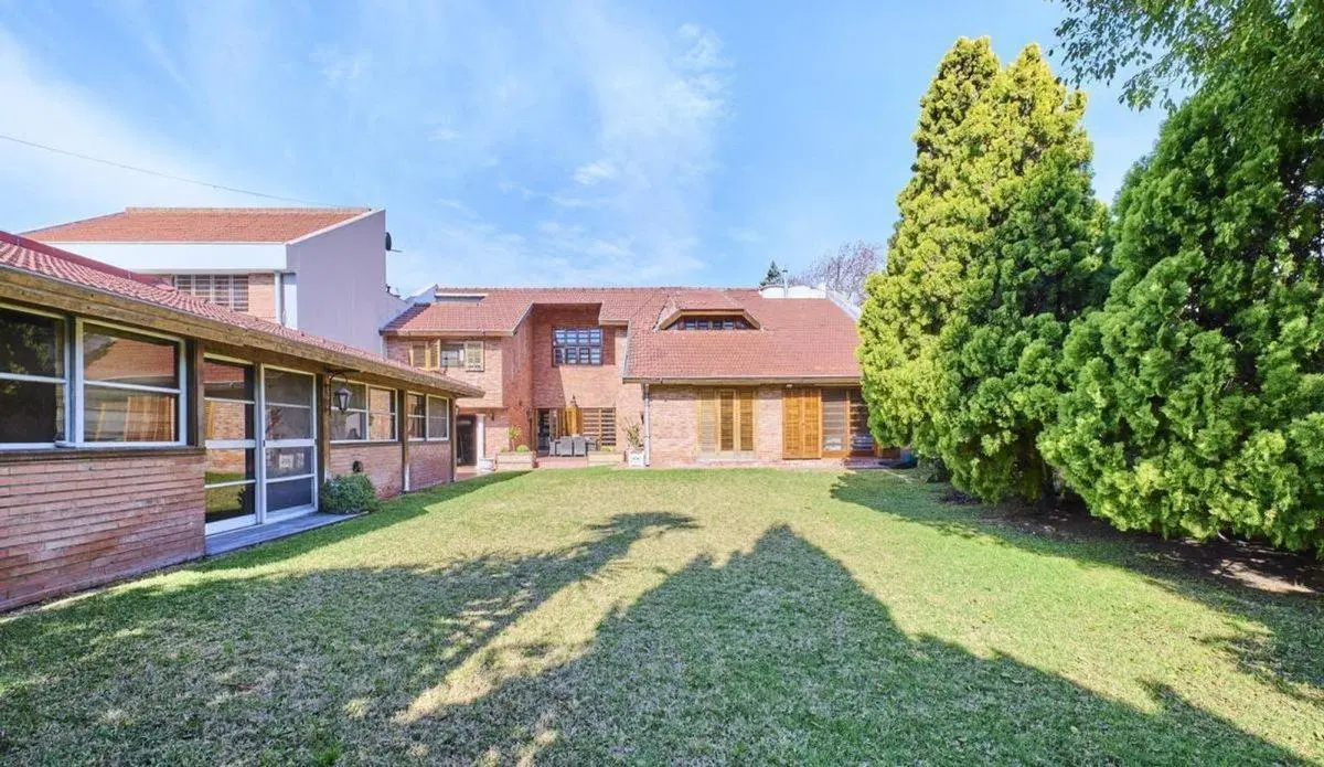 VENTA CASA 5 AMBIENTES PILETA JARDIN QUINCHO BANF 2