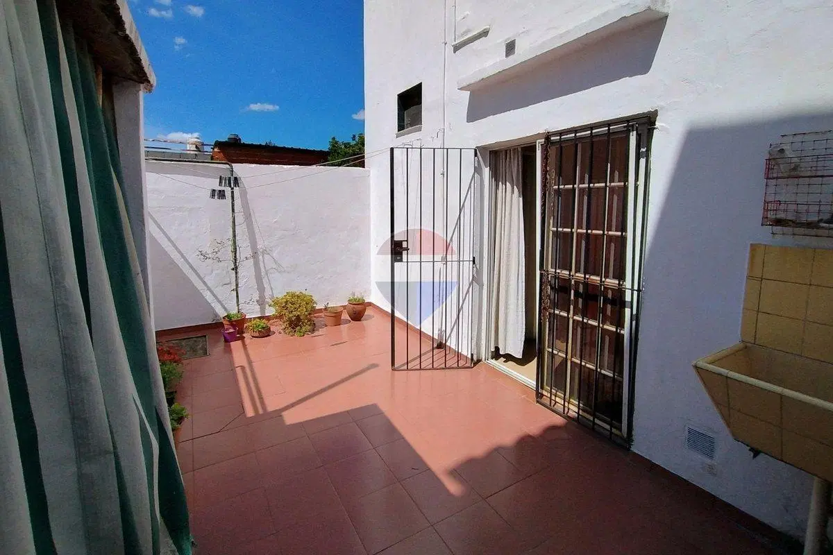 CASA PH 3 AMB AL FRENTE C/ PATIO SIN EXPENSAS 5